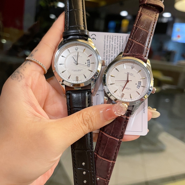 ブランド時計背面デザイン